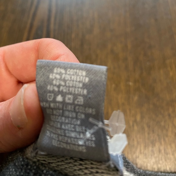 2 for $12 ⚜️ Aerie Grey Knit Pullover Top with Rhinestones Size Medium - Picture 5 of 5